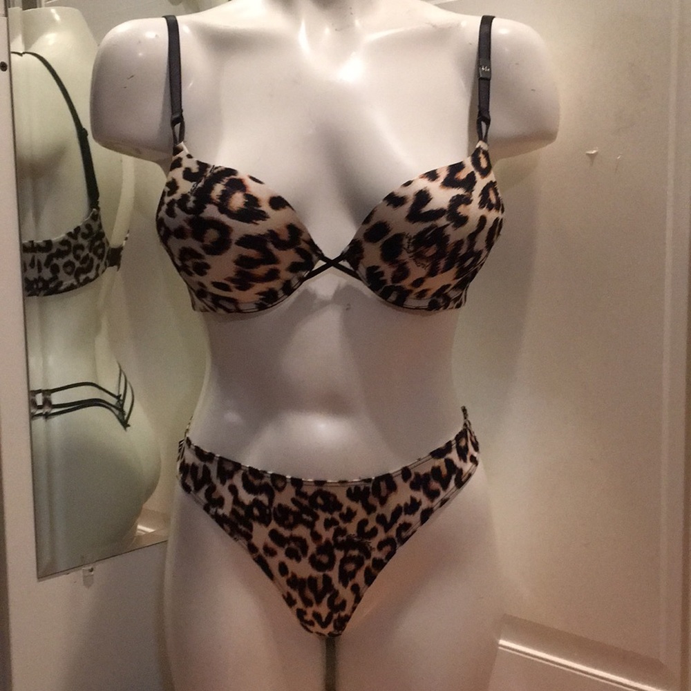 Victoria’s secret bra and panty set